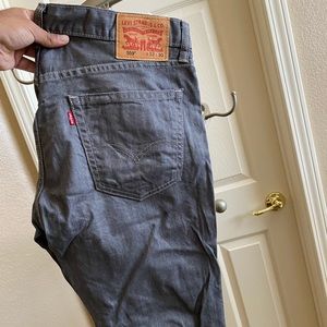 Levi’s 559 Gray Jeans (33 x 30)